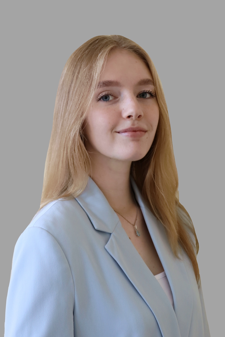 Шатунова Александра Дмитриевна.